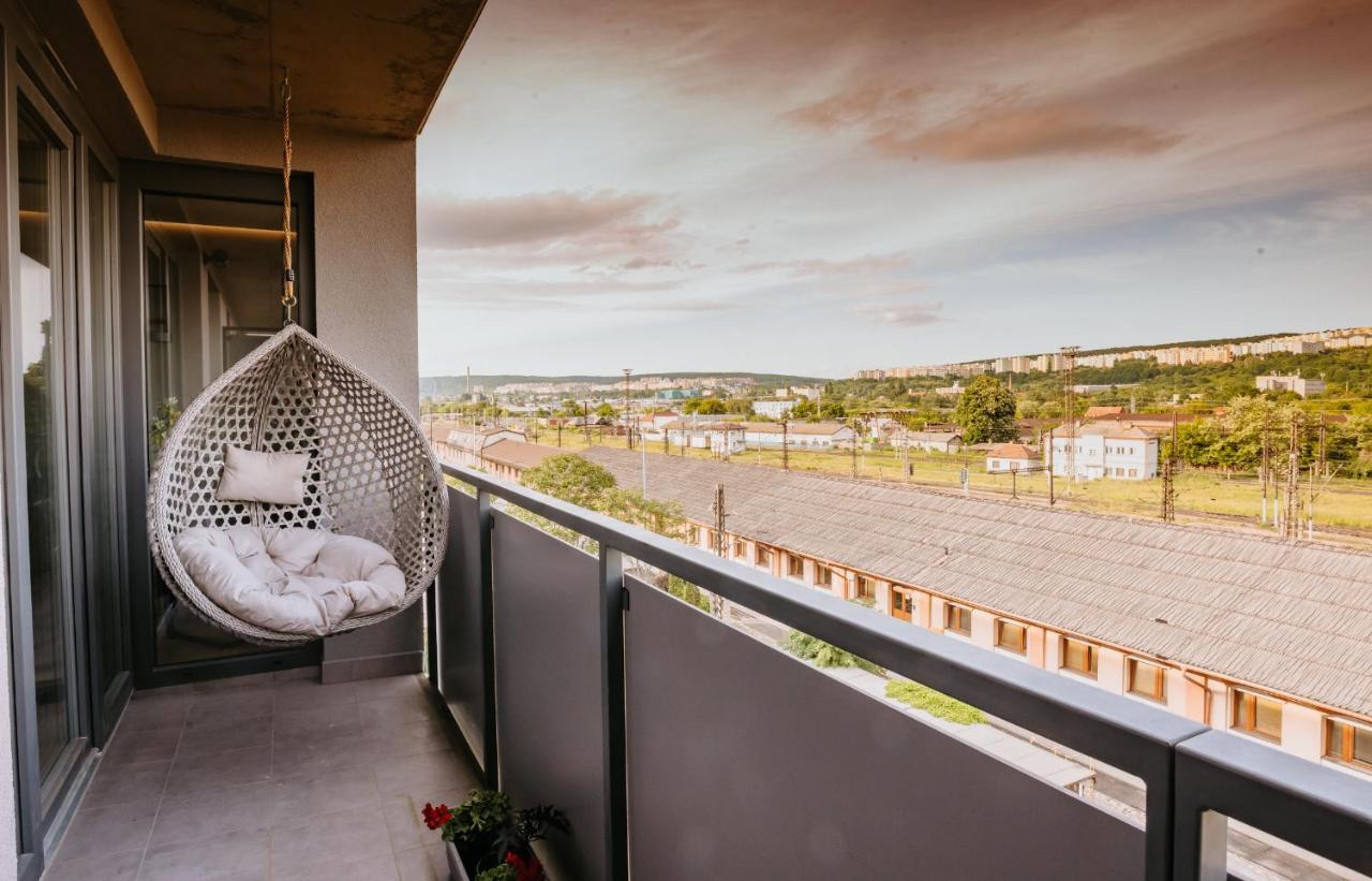 Minimalist Design Penthouse - Kosice Old Town Apartamento Exterior foto