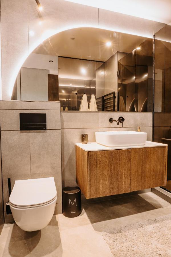 Minimalist Design Penthouse - Kosice Old Town Apartamento Exterior foto